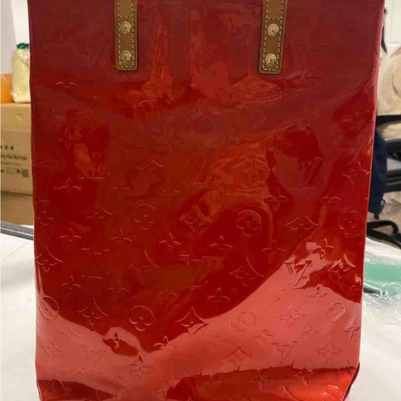 LOUIS VUITTON RED VERNIE SAC PLAT 230033120 code inside bag - Picture 3 of 12